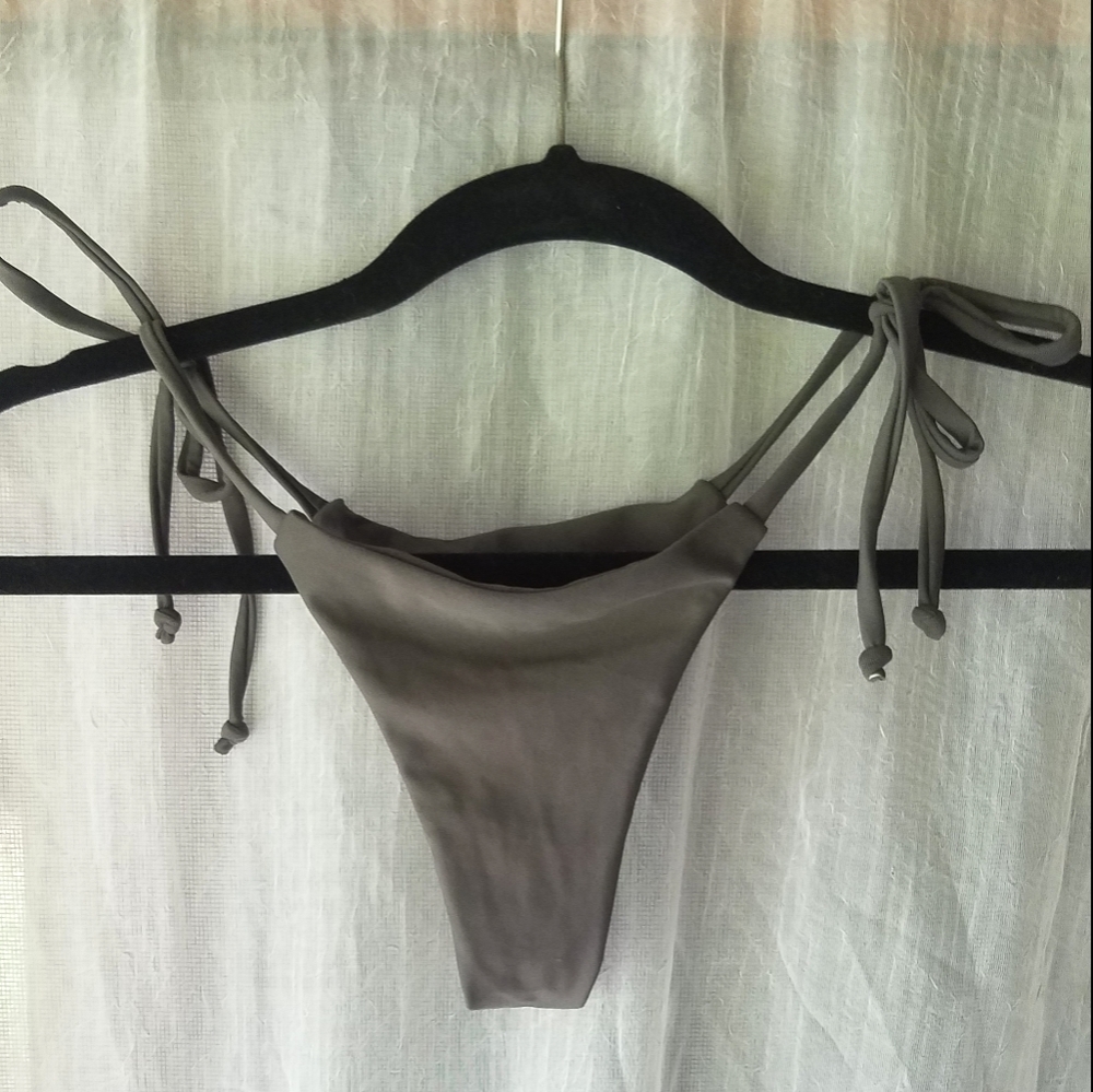 Bikini bottoms - Picture 1 of 1